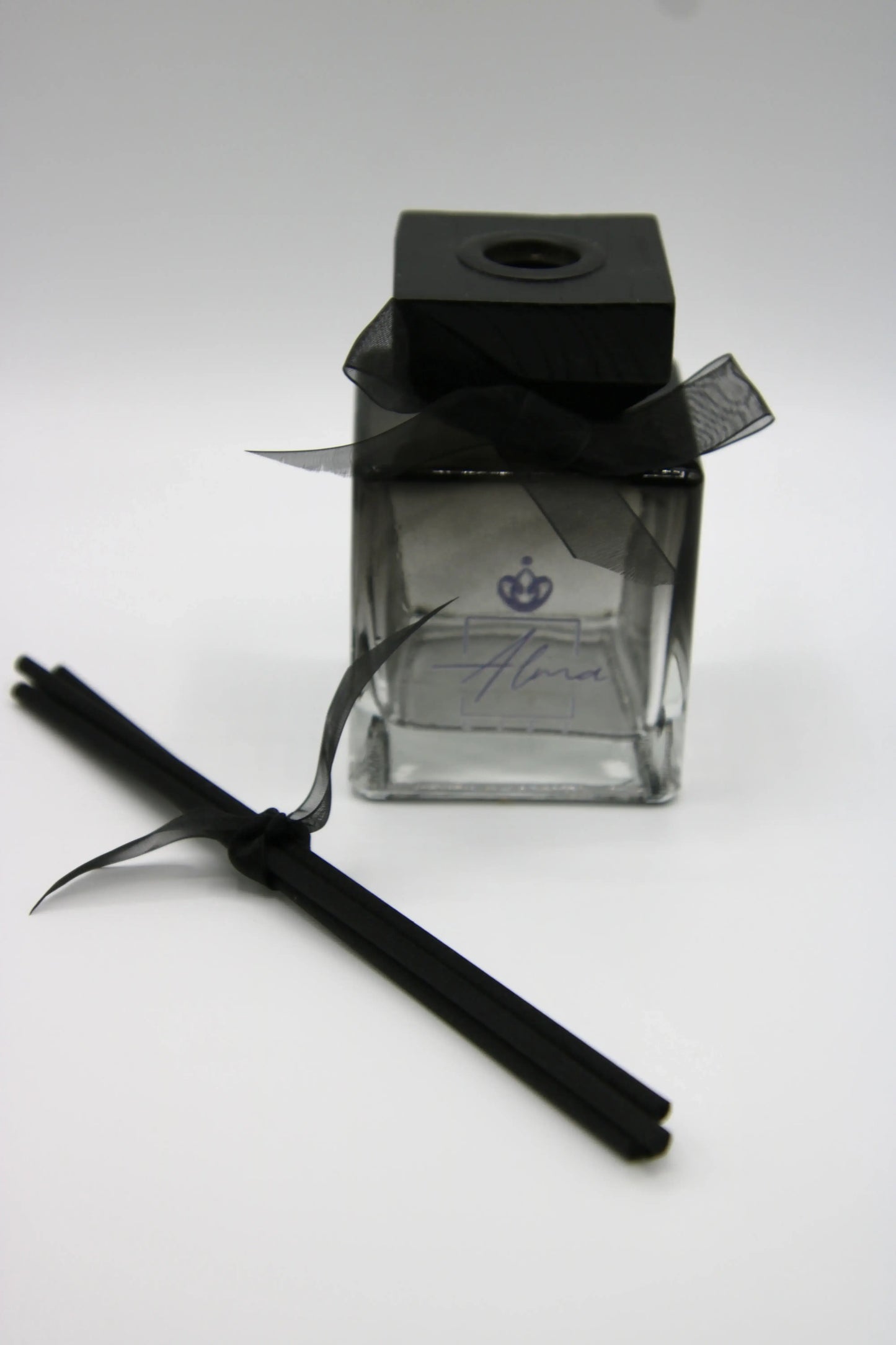 Black Reed Diffuser – Chanel Fragrance – Modern Luxury Home Decor Diffuser Close
