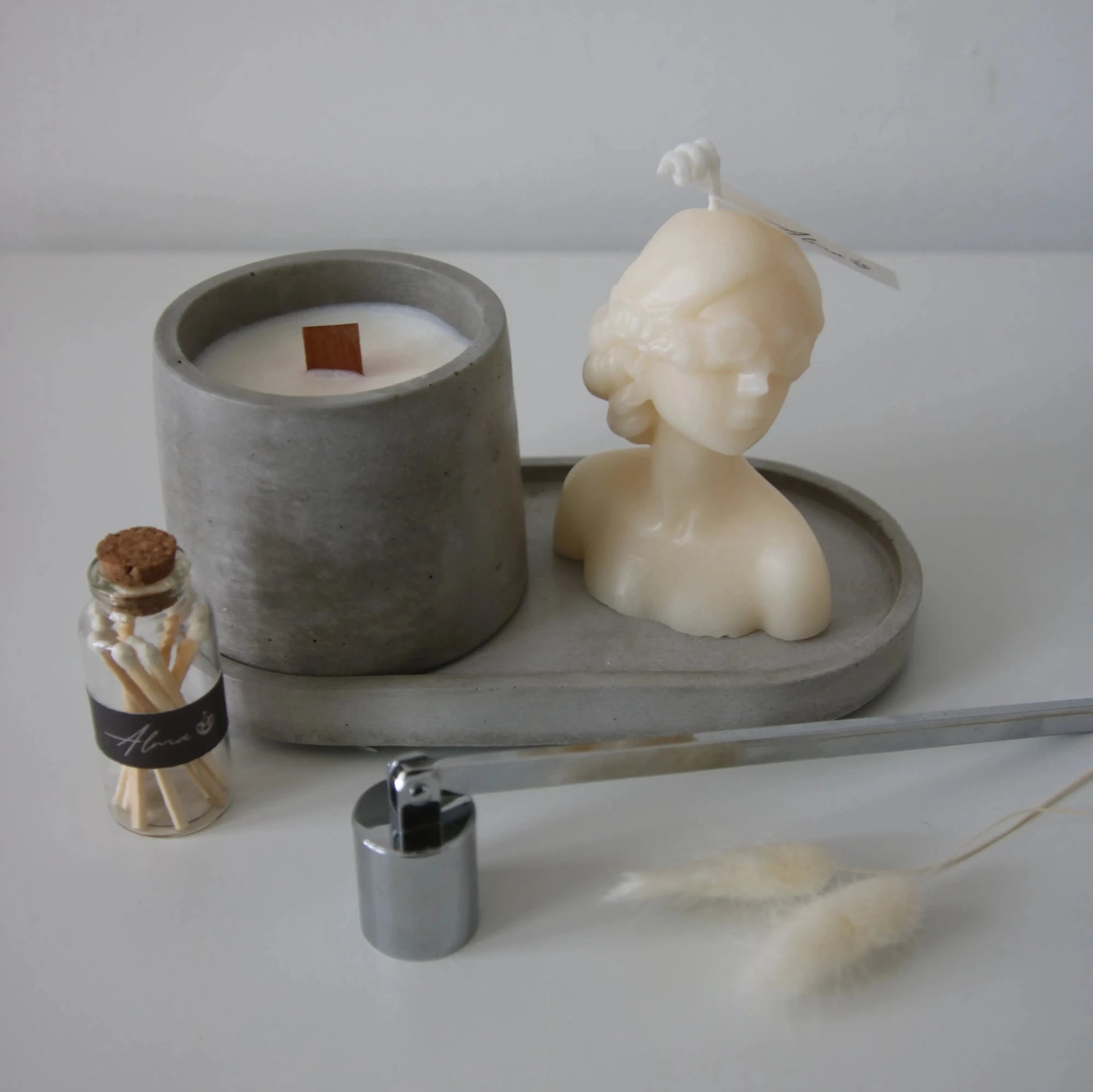 Blindfold Girl Gift Box Elements