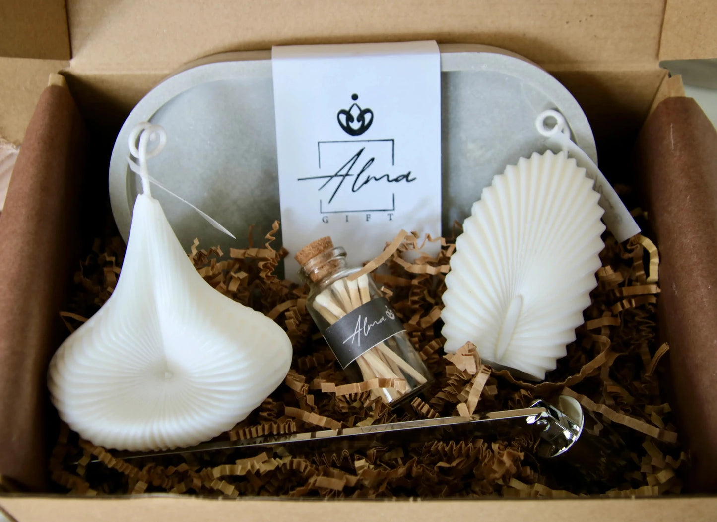 Crown & Piramide Gift Box Front