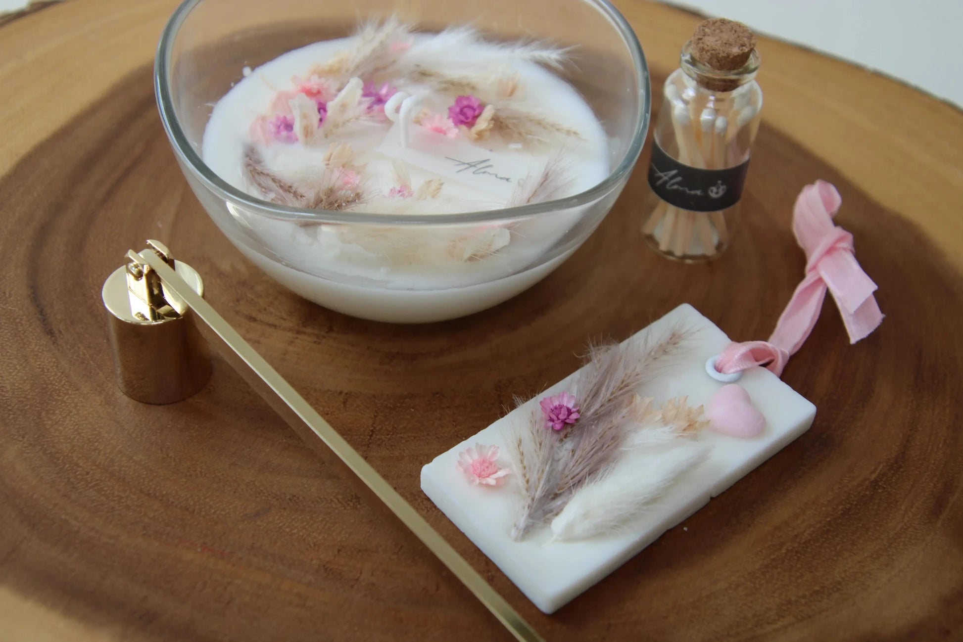 Natural Dry Flowers Gift Box Elements