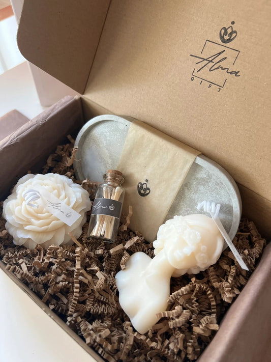 Romantic Blindfold Girl Gift Box Diagonal