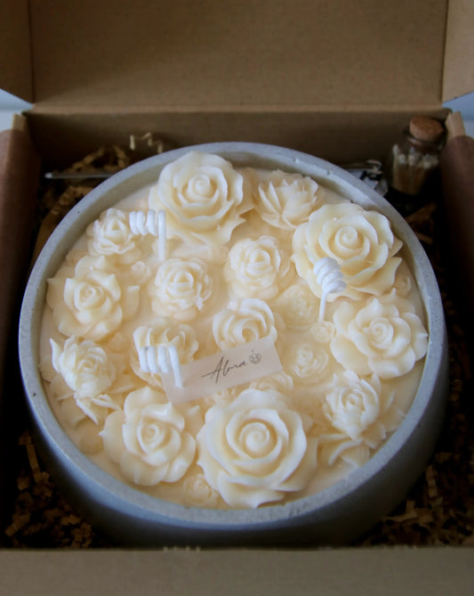 Spring_Flowers_Gift_Box_Close