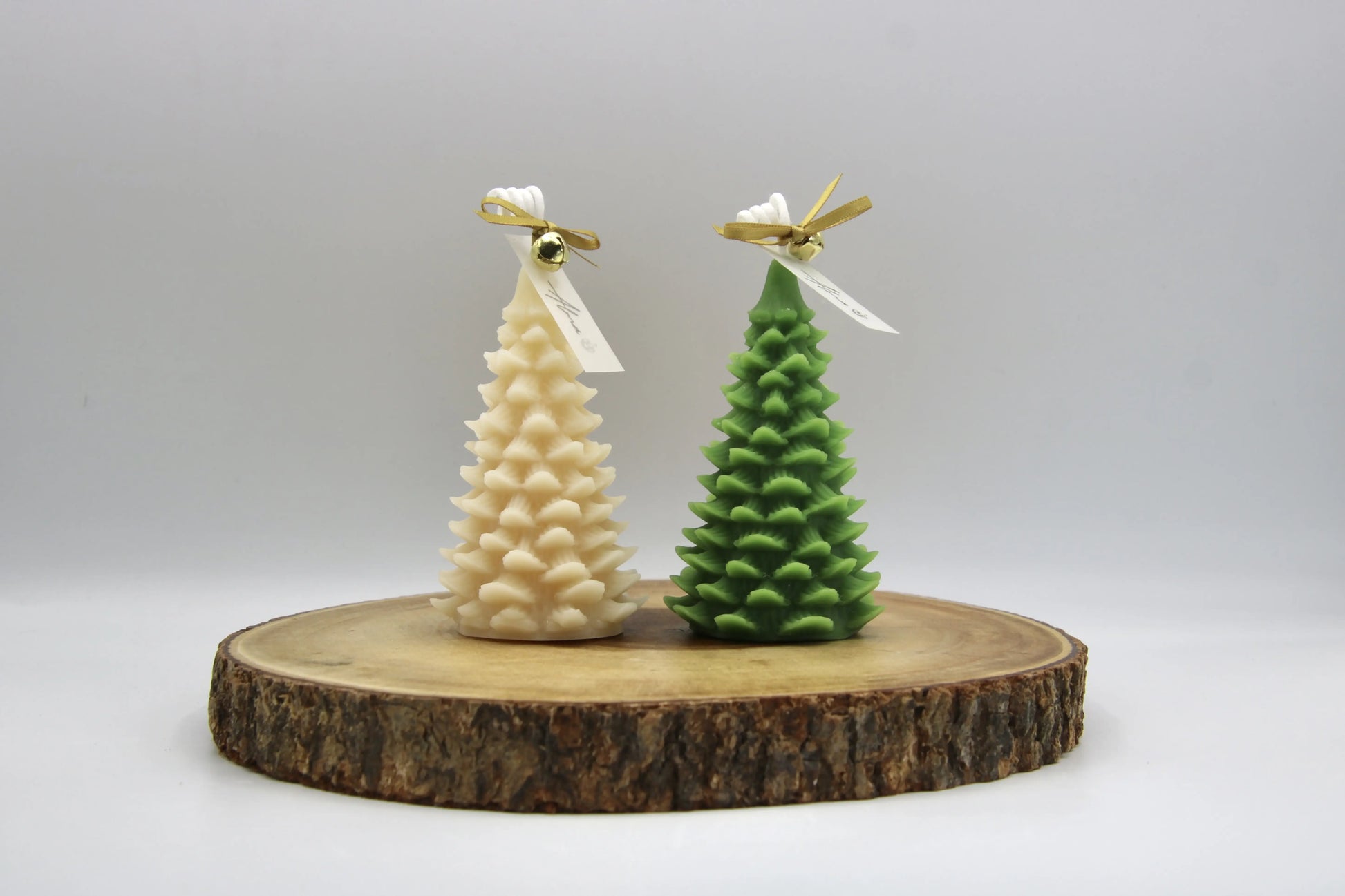 Bell-shaped Christmas tree candle – handmade soy wax holiday decor – Alma Gift Both