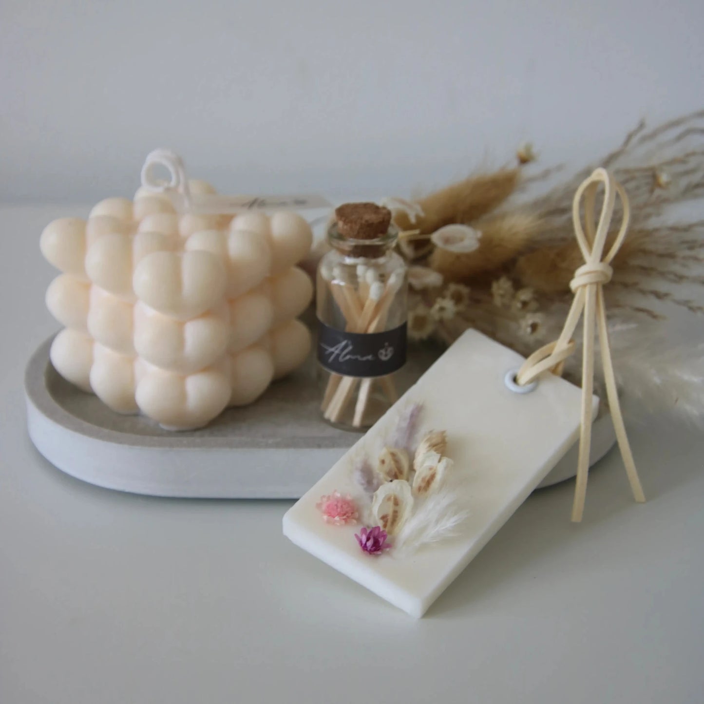 Bubbles Of Love Gift Box Ivory Elements