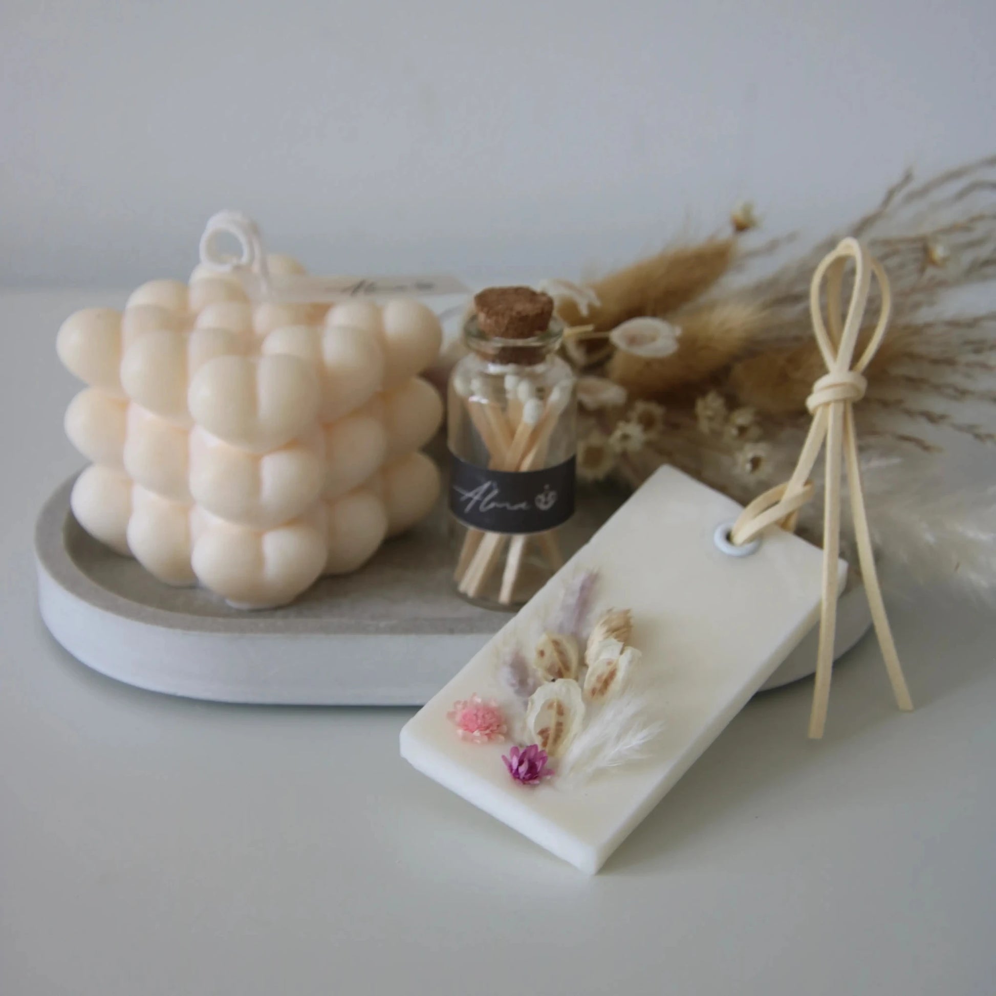Bubbles Of Love Gift Box Ivory Elements