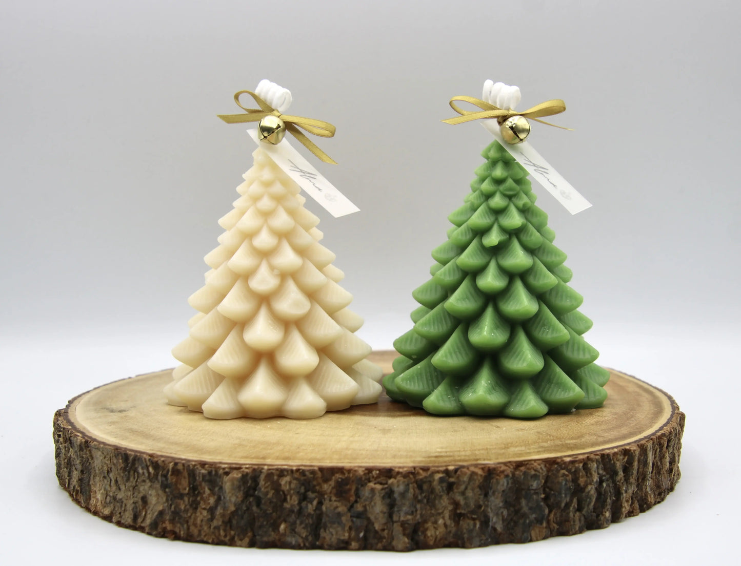 Classic pine-shaped Christmas candle – handcrafted with soy wax – festive home decor – Alma Gift