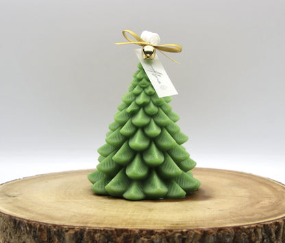 Classic pine-shaped Christmas candle – handcrafted with soy wax – festive home decor – Alma Gift Freen