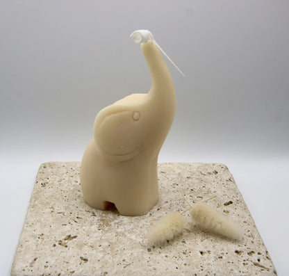 Ivory elephant-shaped candle with Ocean Rain scent, handmade in Miami – Zen Collection soy wax decor