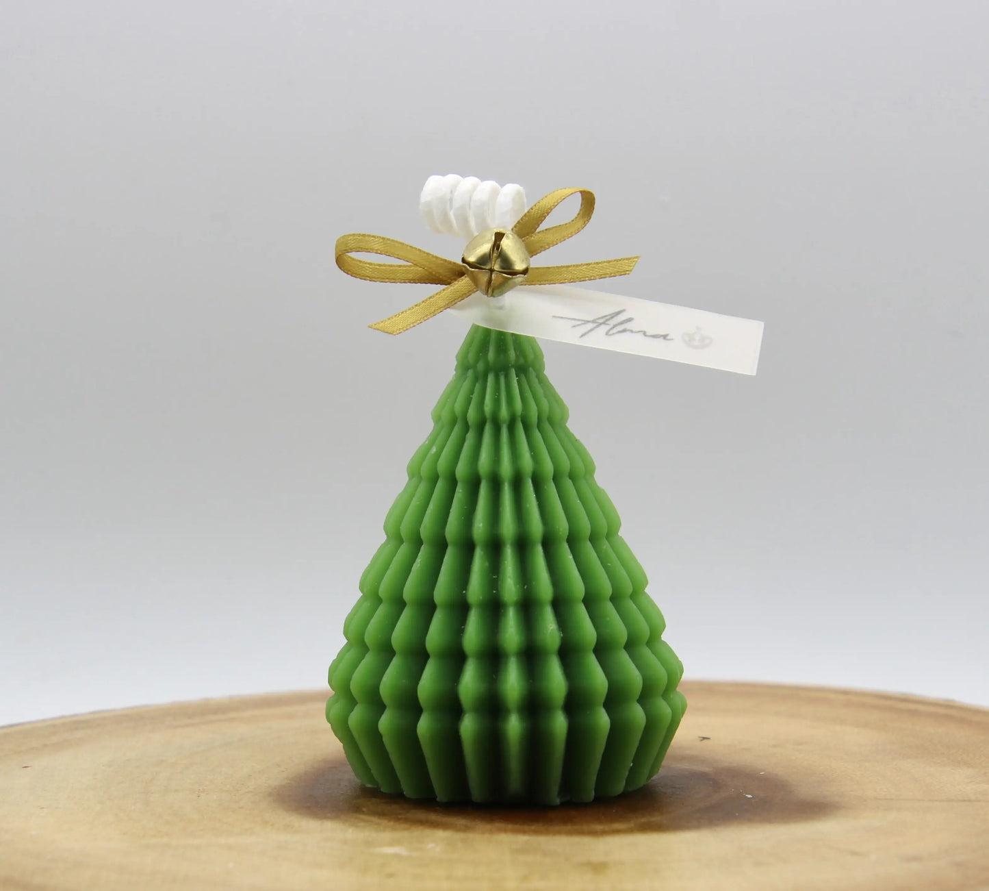 Small Christmas tree candle – handmade with soy wax – cute holiday decoration – Alma Gift Freen