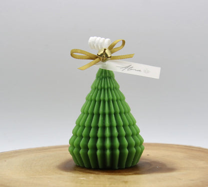 Small Christmas tree candle – handmade with soy wax – cute holiday decoration – Alma Gift Freen