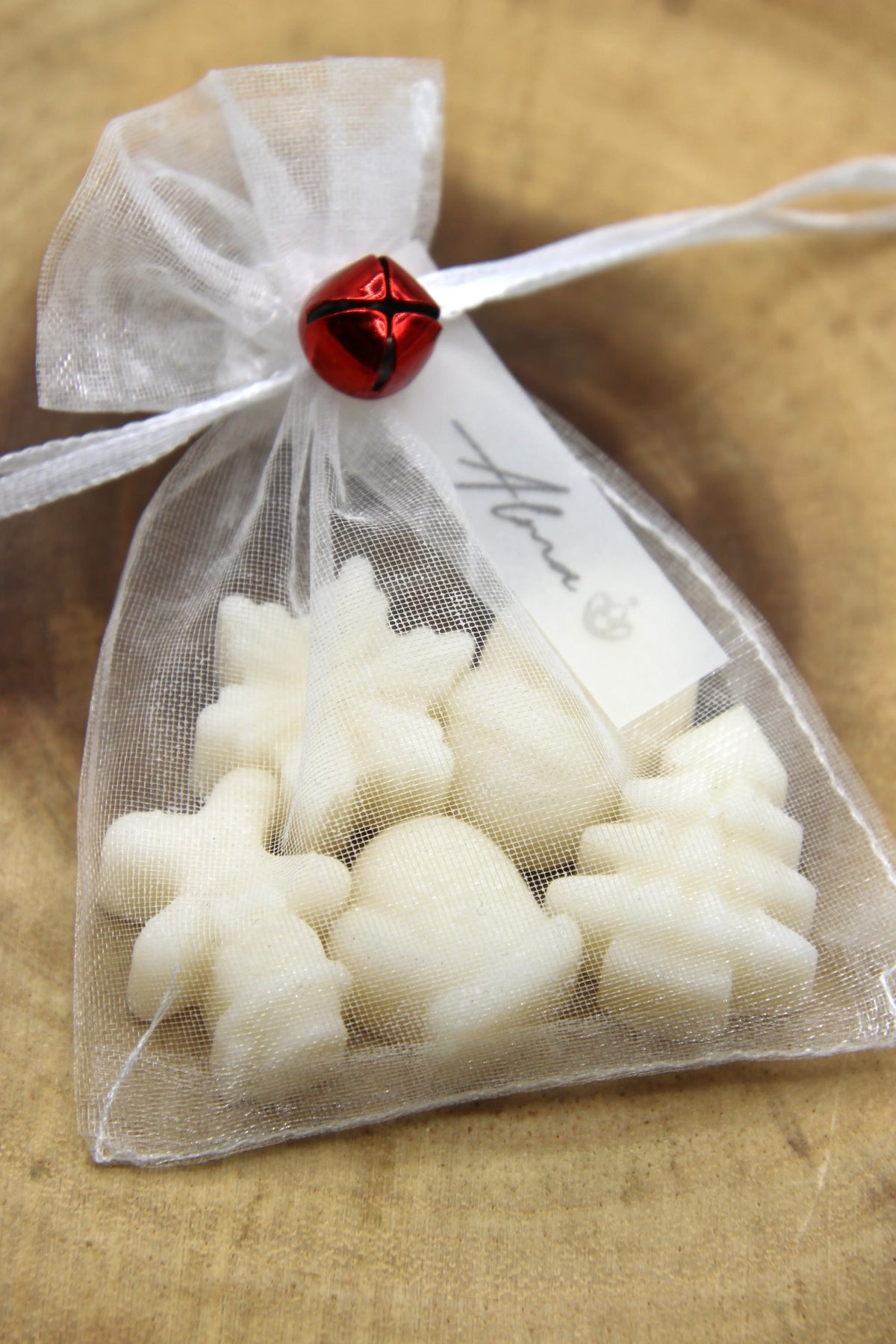 Small version of Xmas Bag candle – handmade soy wax Christmas gift idea – Alma Gift