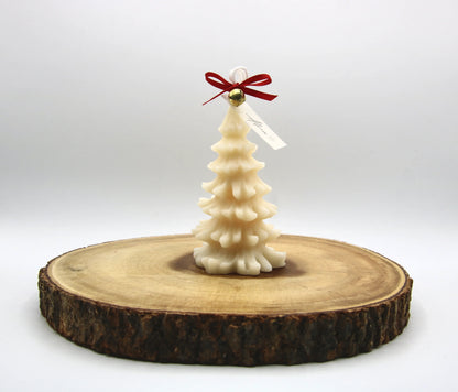 Snow-covered pine tree Christmas candle – soy wax handmade winter decor – Alma Gift