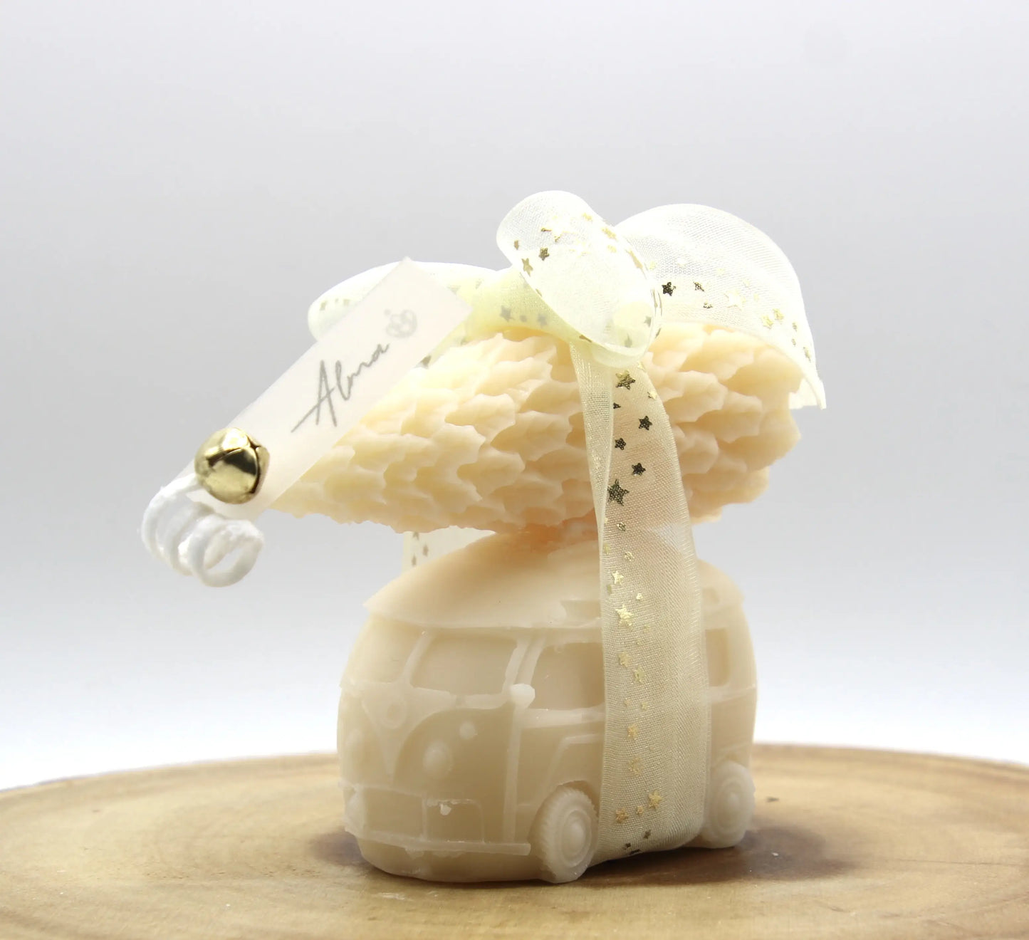 Soy wax Christmas candle shaped like a car with gifts – handmade holiday decoration – Alma Gift Ivory Diagonal