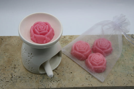 Alma Gift pink rose-shaped wax melts with ceramic wax warmer set, Miami Beach